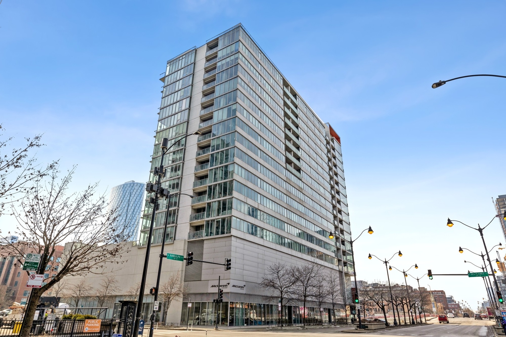 659 W Randolph Street Unit: 909