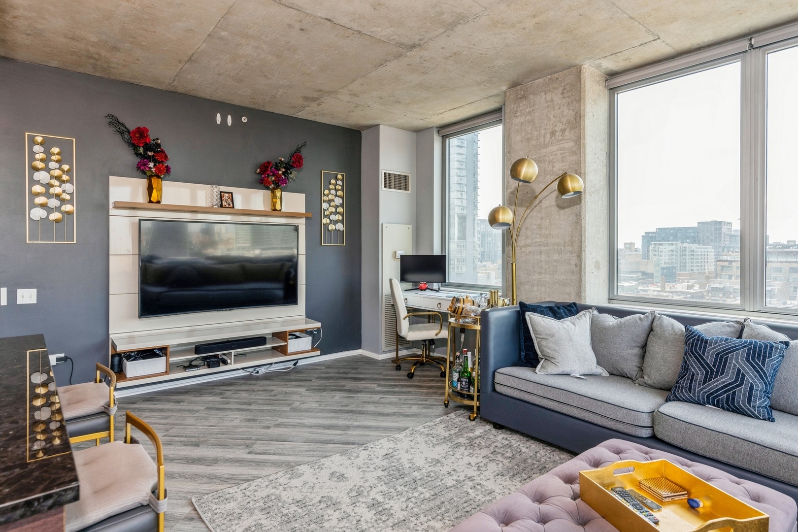 659 W Randolph Street Unit: 909