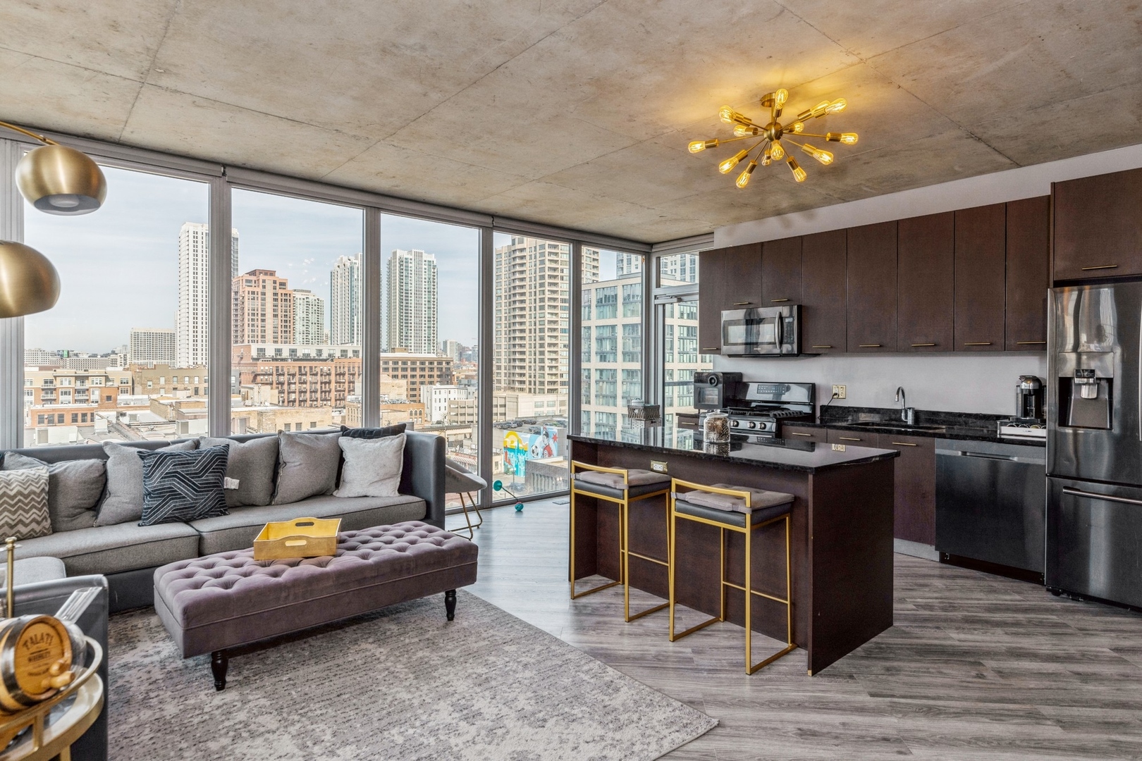 659 W Randolph Street Unit: 909