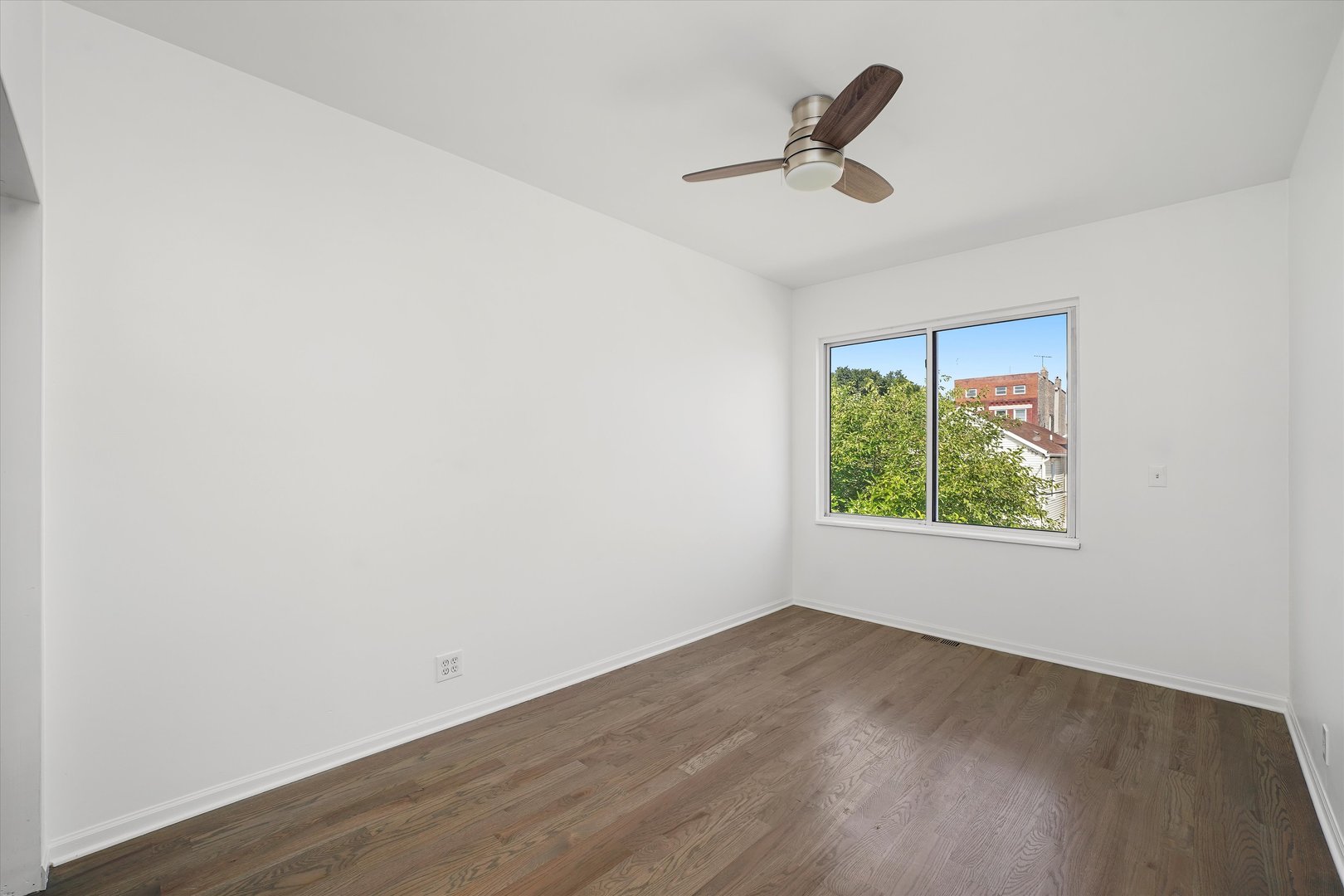 1156 W 19th Place Unit: 2