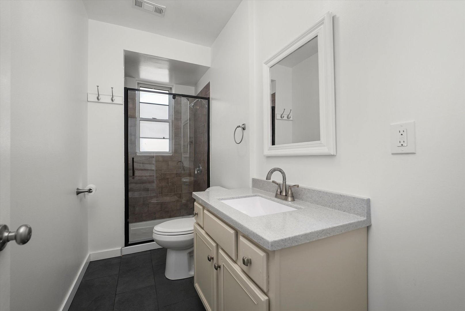 1156 W 19th Place Unit: 2