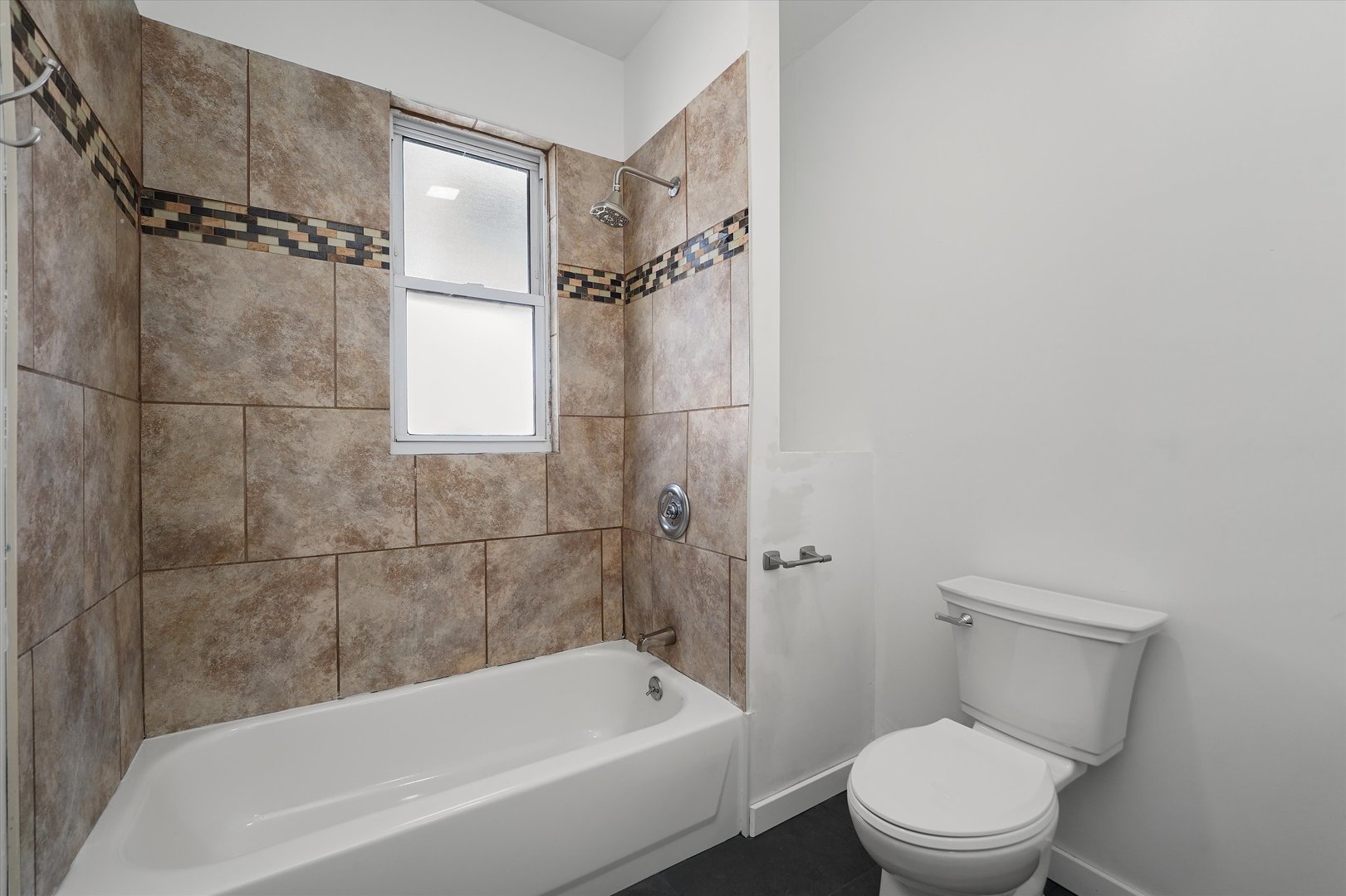 1156 W 19th Place Unit: 2