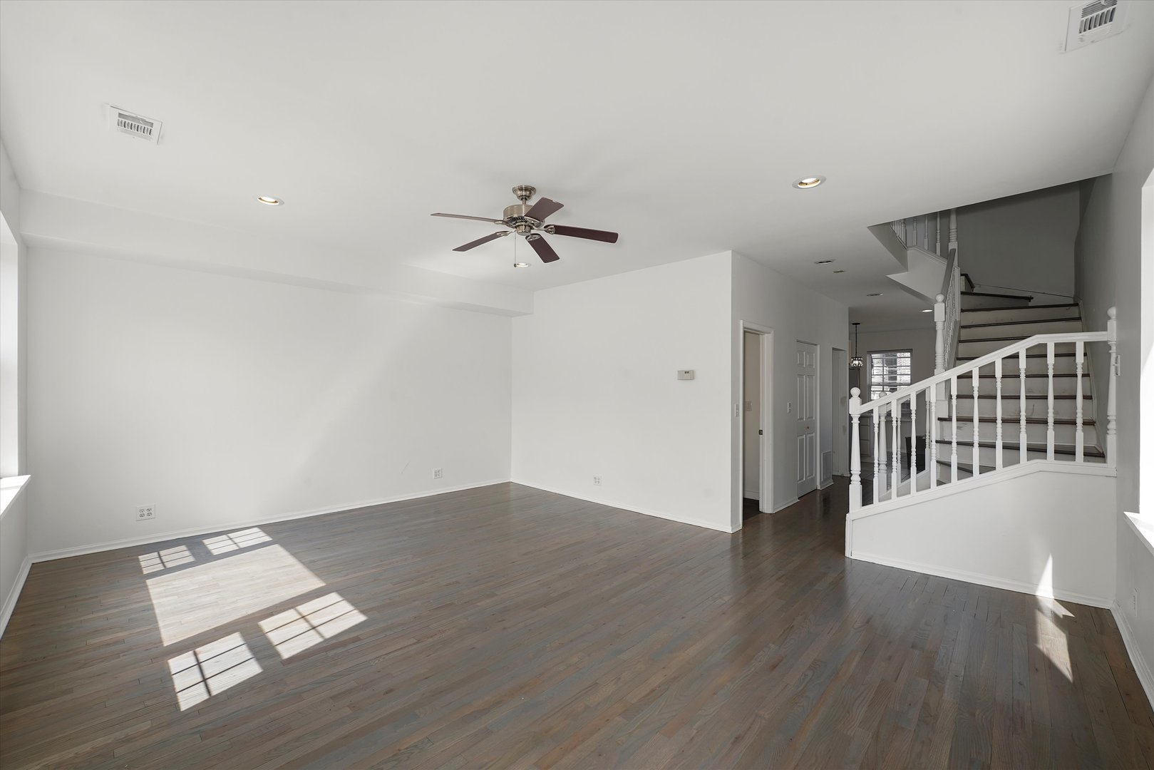 1156 W 19th Place Unit: 2