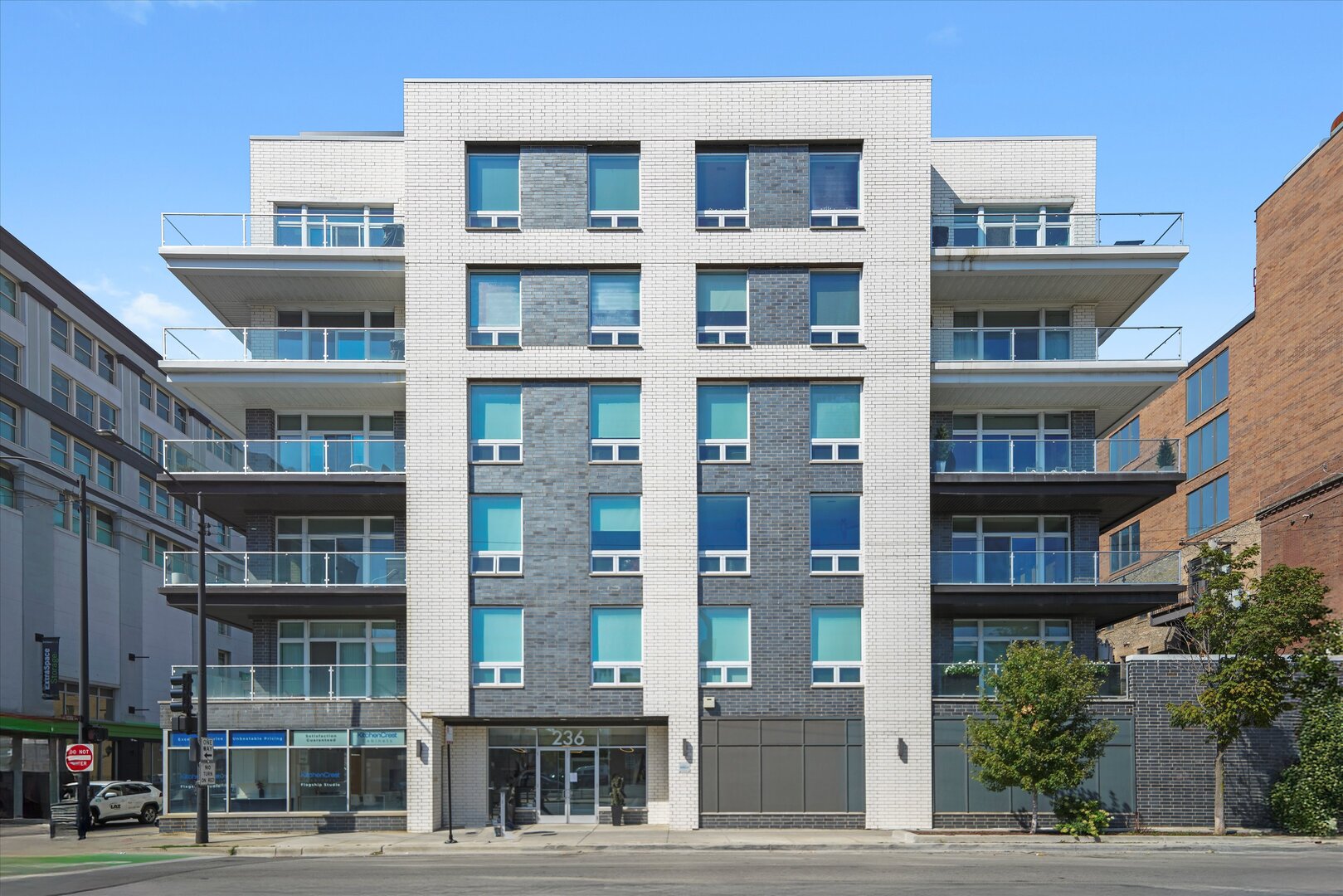 236 S Racine Avenue Unit: 302