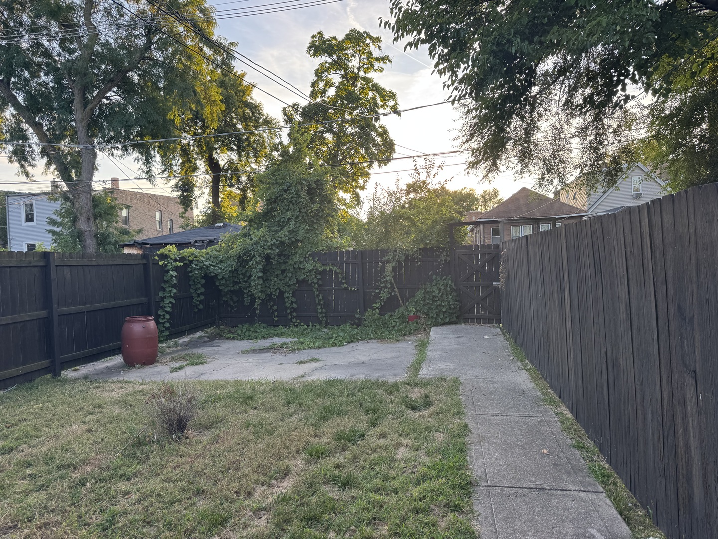 7316 S Woodlawn Avenue