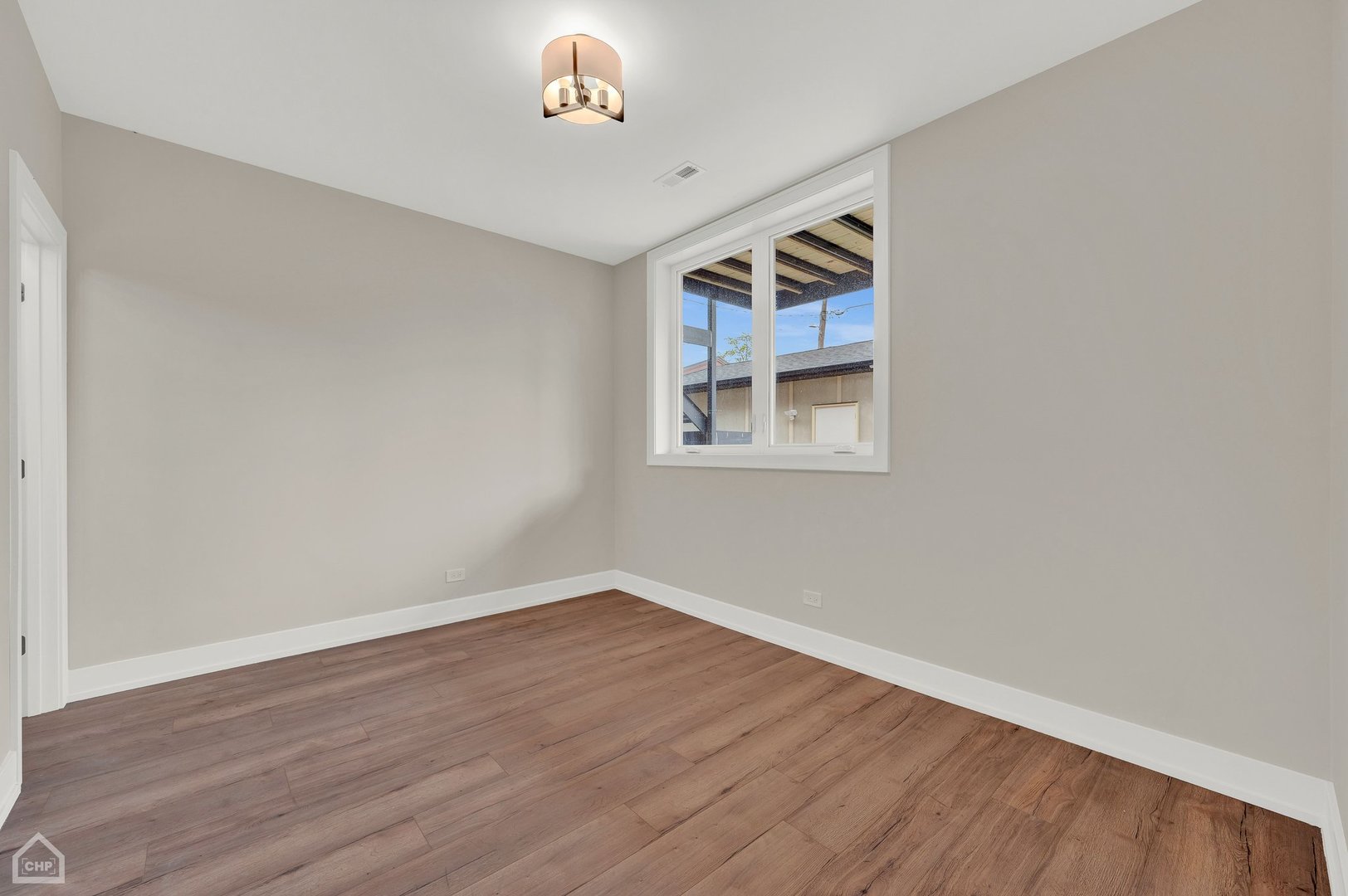 4609 S Saint Lawrence Avenue Unit: 201