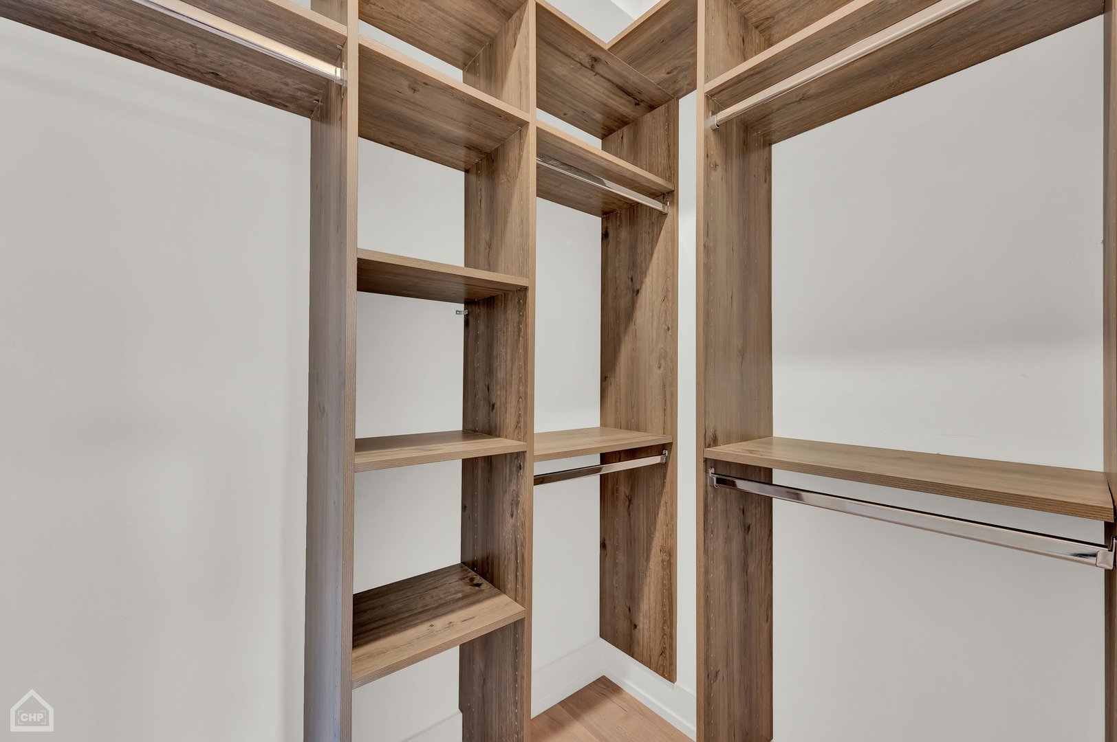 4609 S Saint Lawrence Avenue Unit: 201