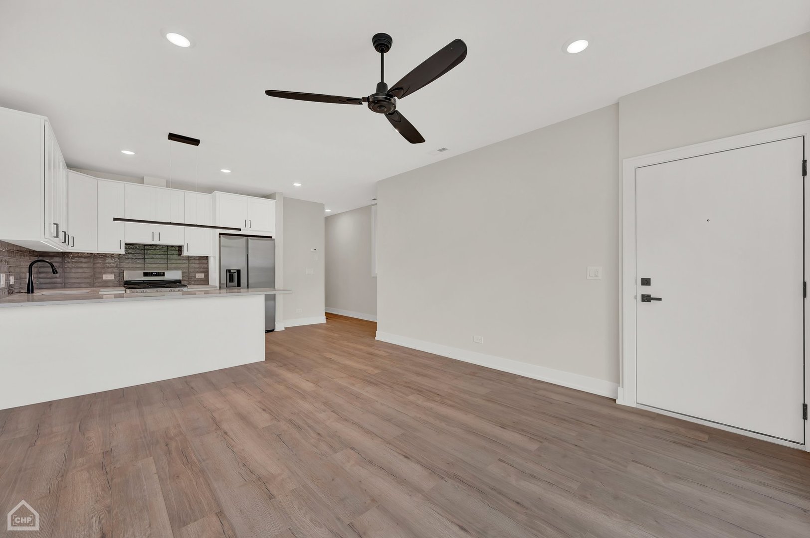 4609 S Saint Lawrence Avenue Unit: 201