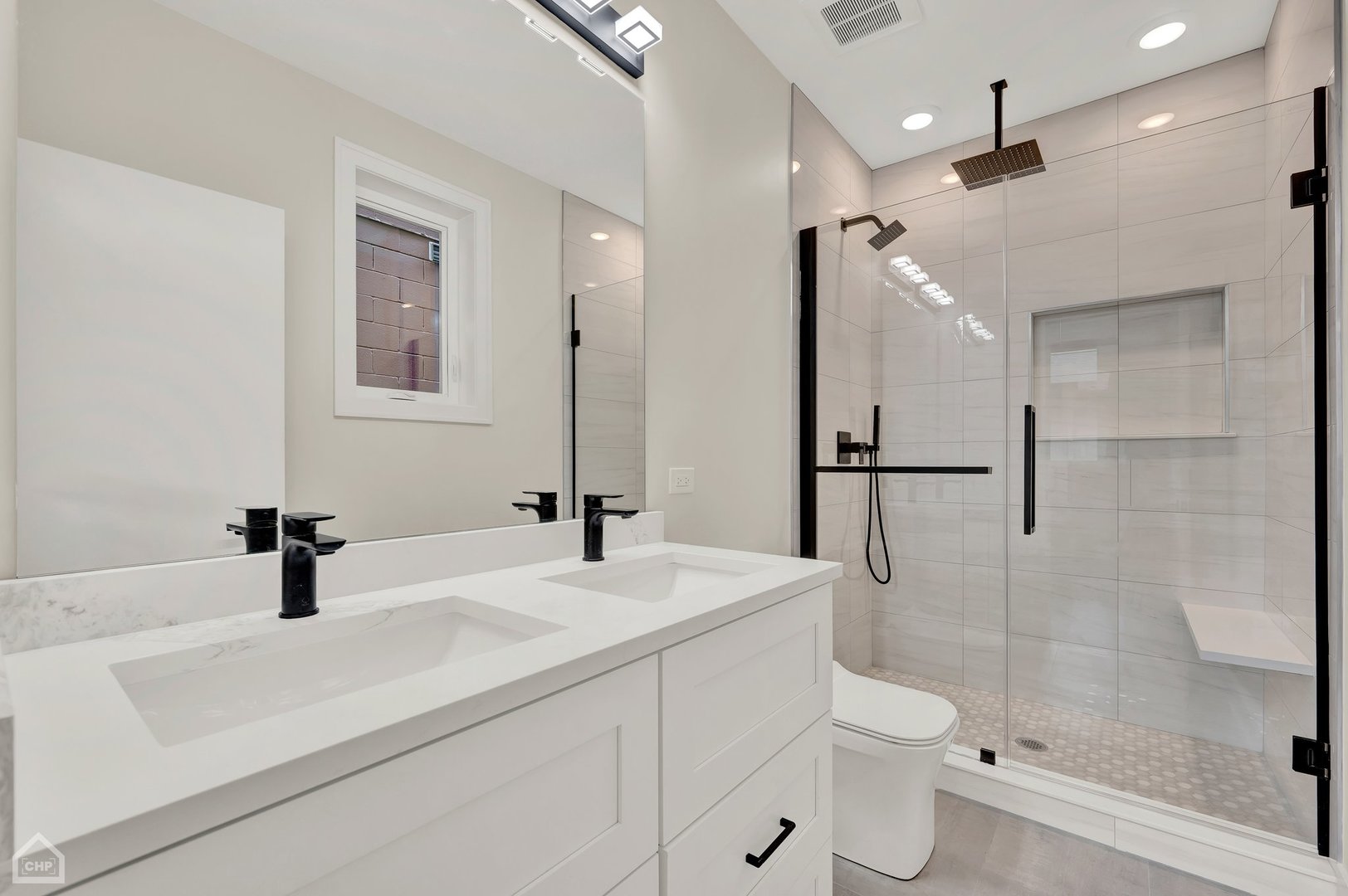 4609 S Saint Lawrence Avenue Unit: 201