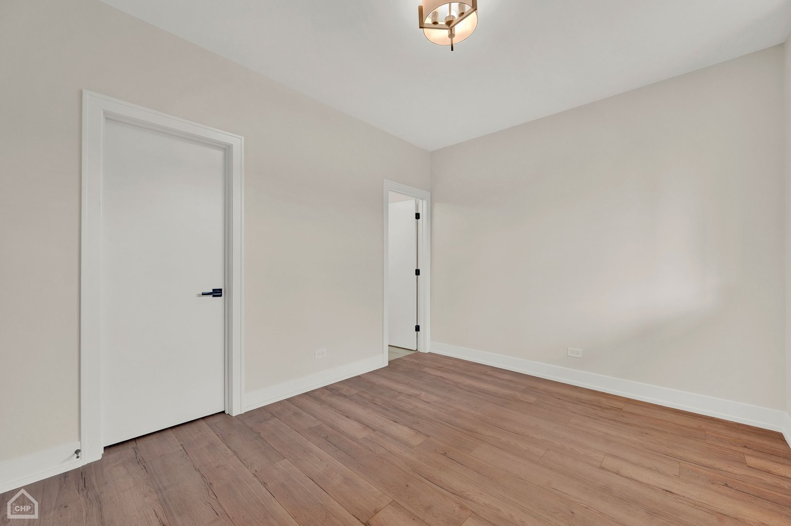 4609 S Saint Lawrence Avenue Unit: 201