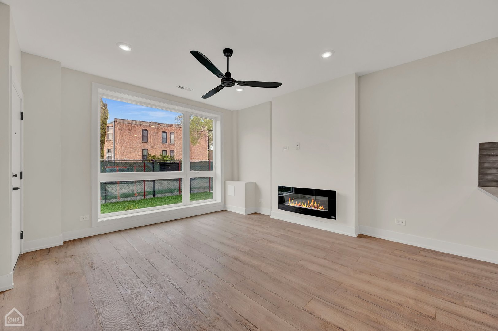 4609 S Saint Lawrence Avenue Unit: 201