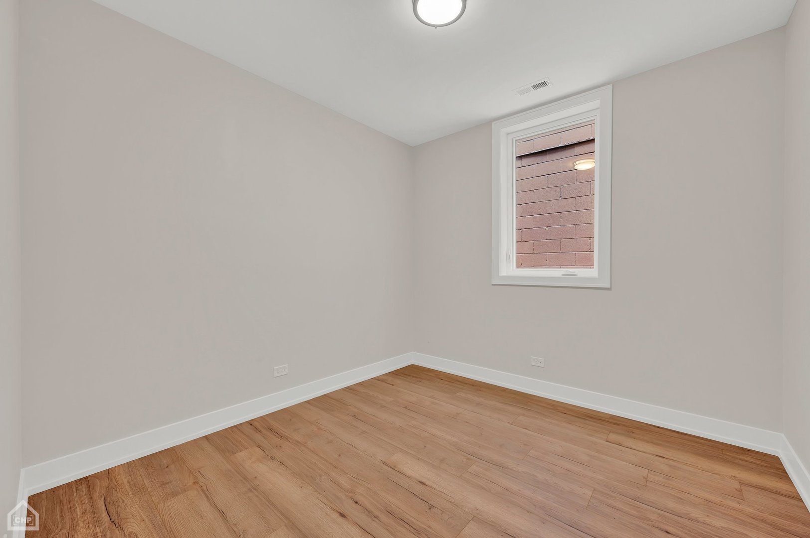 4609 S Saint Lawrence Avenue Unit: 201