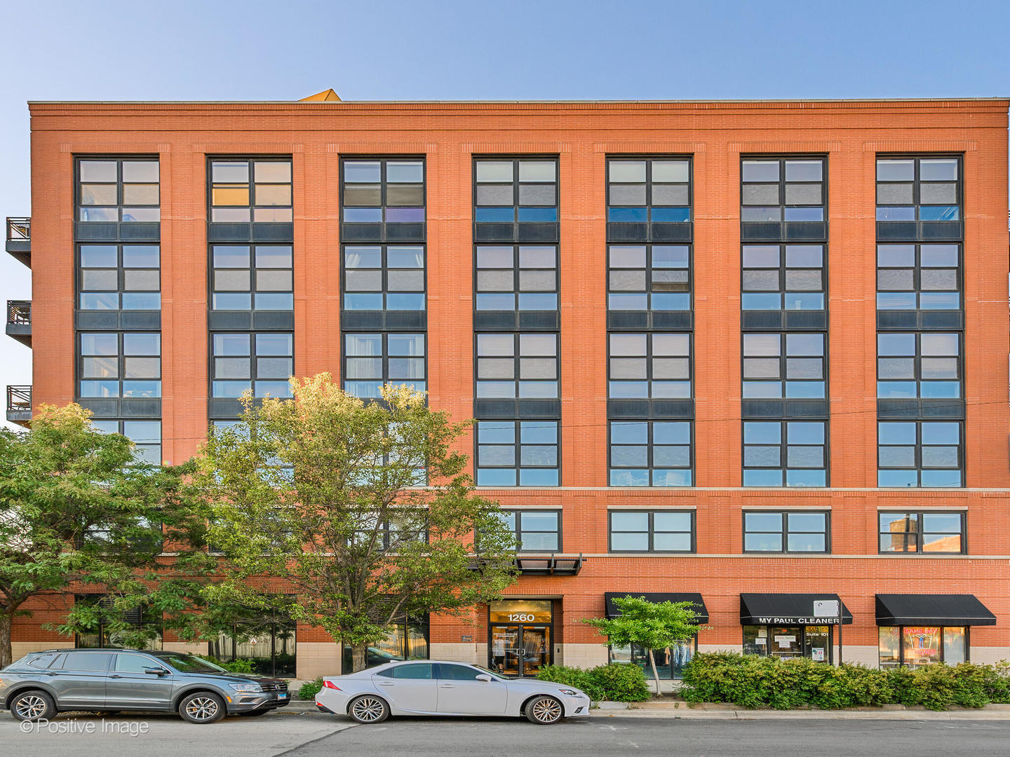 1260 W WASHINGTON Boulevard Unit: 404