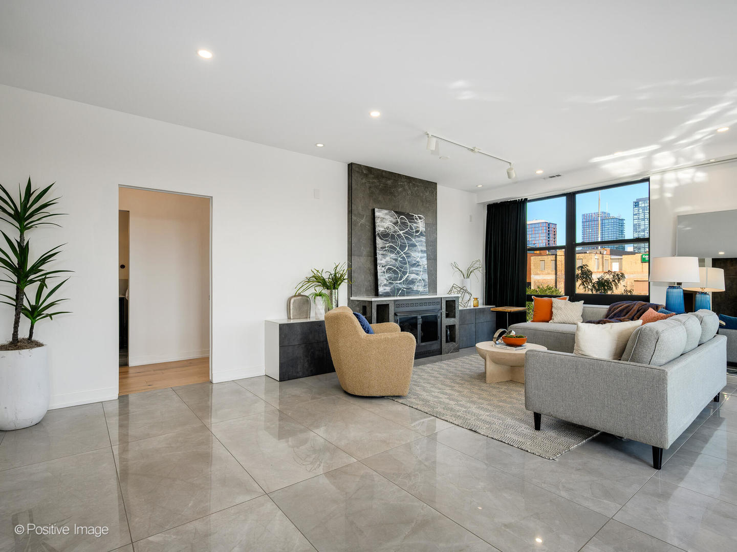 1260 W WASHINGTON Boulevard Unit: 404