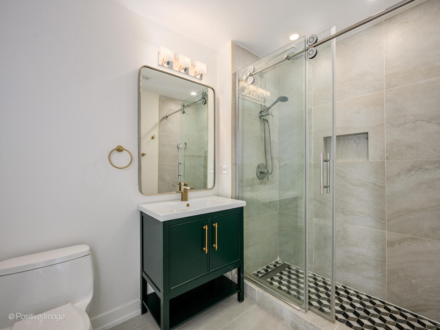 1260 W WASHINGTON Boulevard Unit: 404