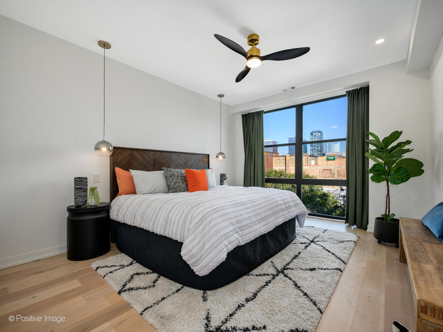 1260 W WASHINGTON Boulevard Unit: 404