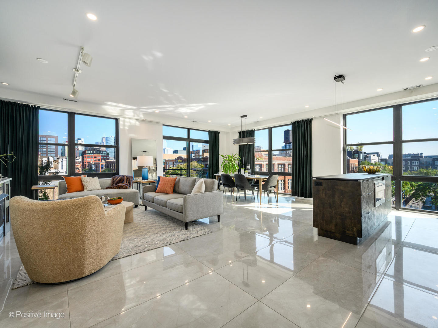 1260 W WASHINGTON Boulevard Unit: 404