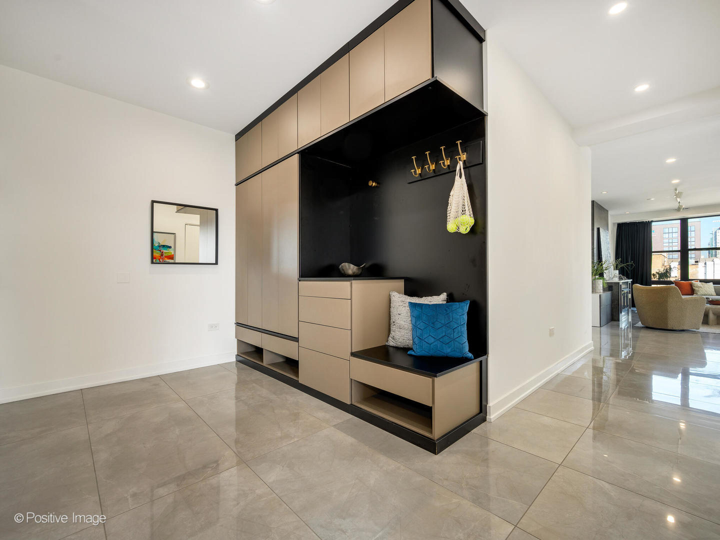 1260 W WASHINGTON Boulevard Unit: 404