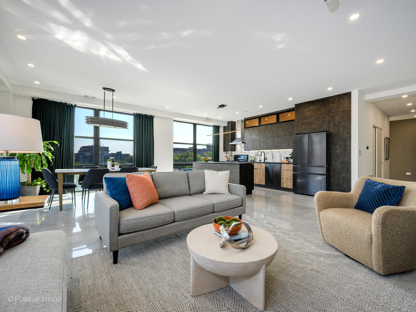 1260 W WASHINGTON Boulevard Unit: 404