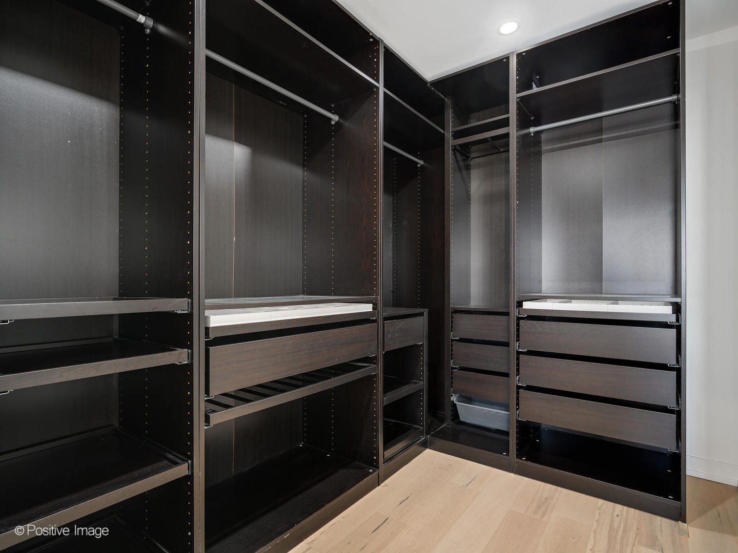 1260 W WASHINGTON Boulevard Unit: 404