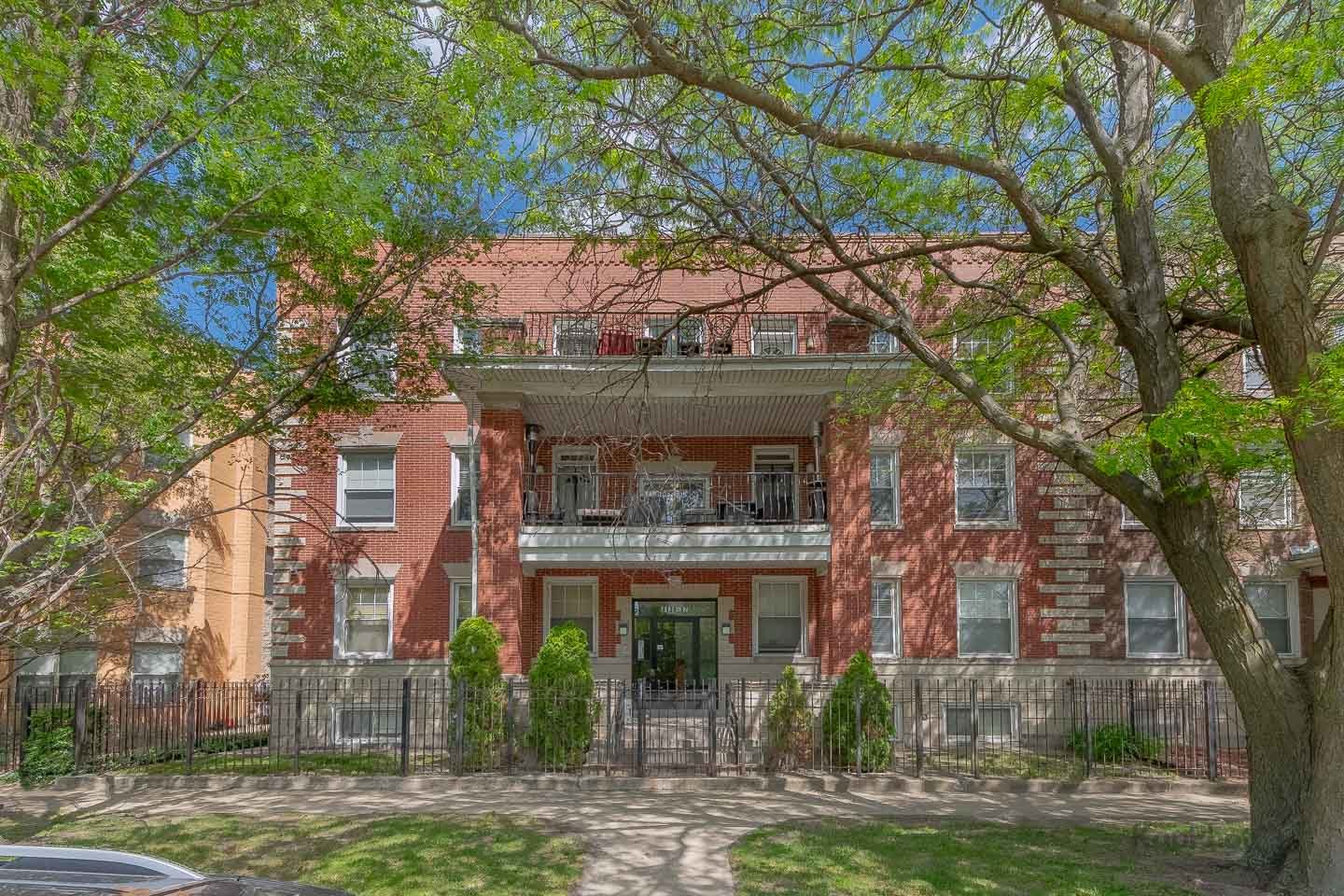 4137 S Prairie Avenue Unit: 3