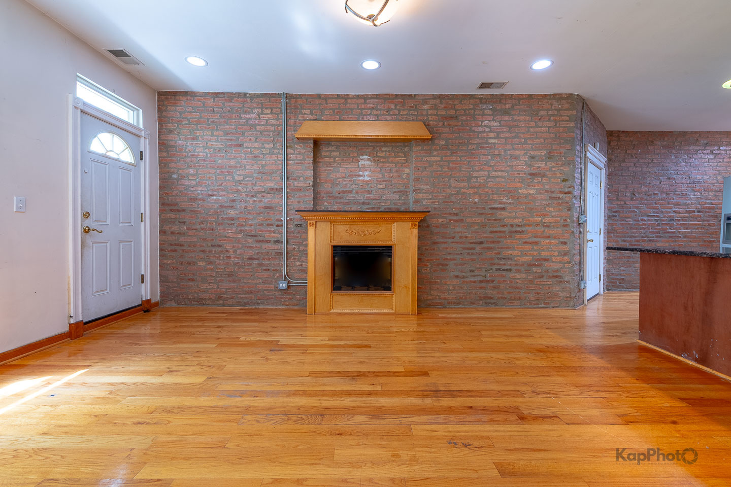 4137 S Prairie Avenue Unit: 3