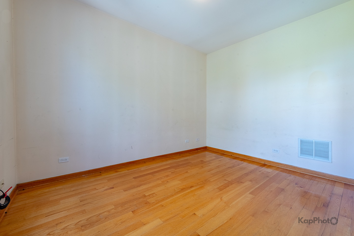 4137 S Prairie Avenue Unit: 3