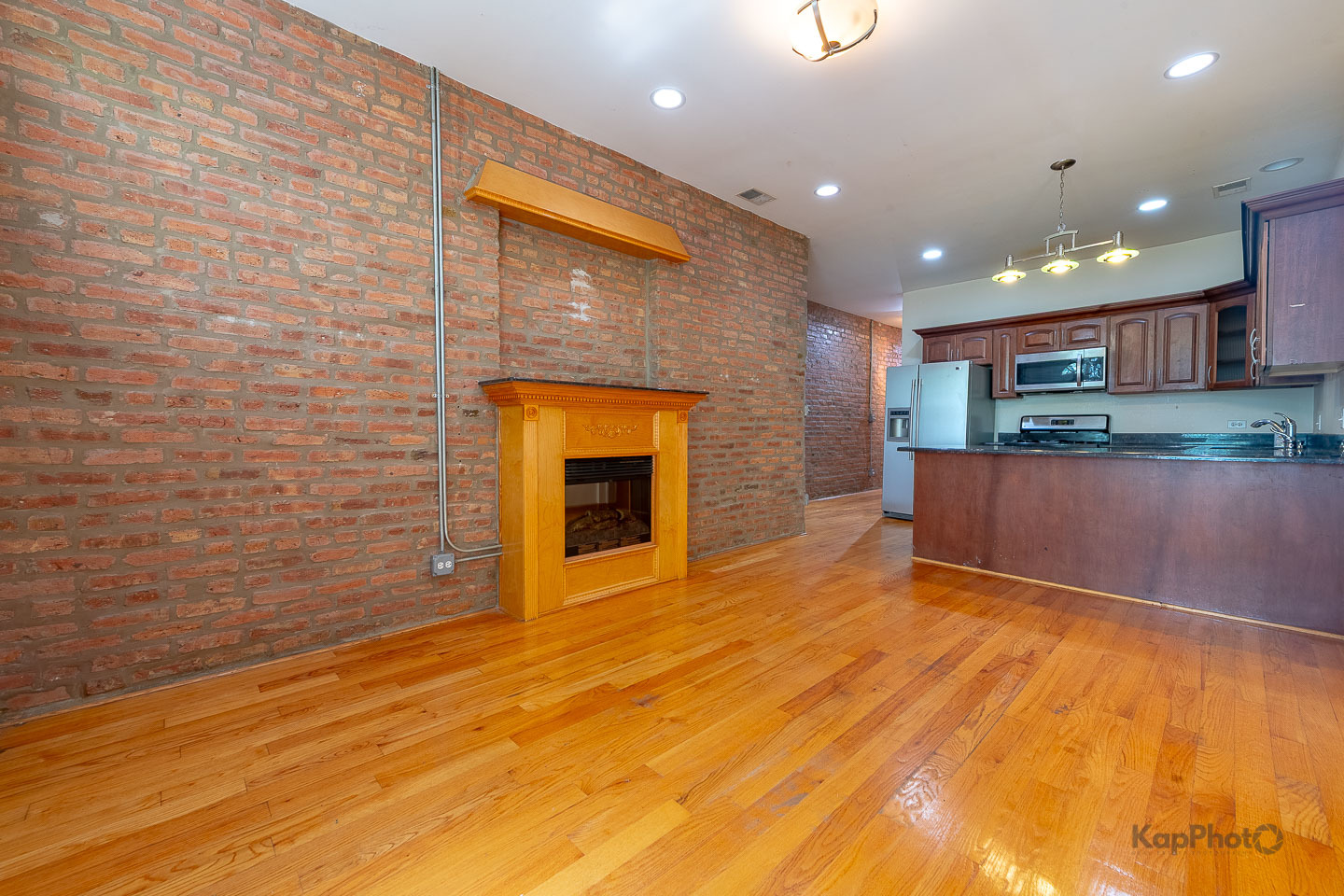 4137 S Prairie Avenue Unit: 3