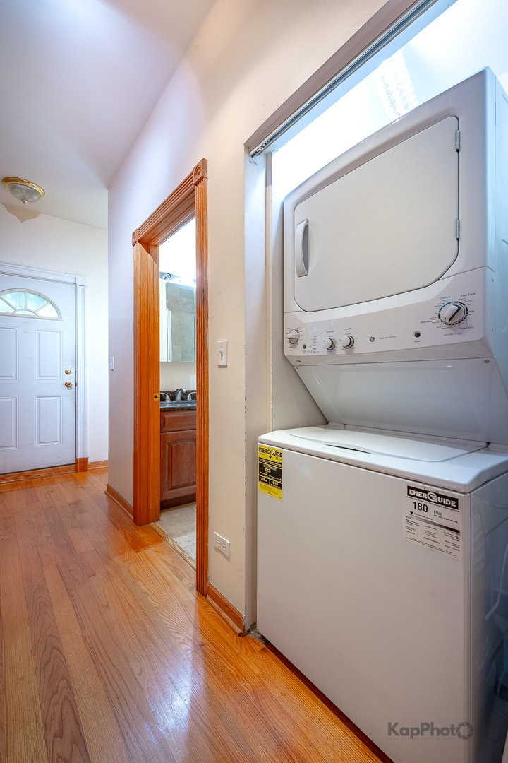 4137 S Prairie Avenue Unit: 3