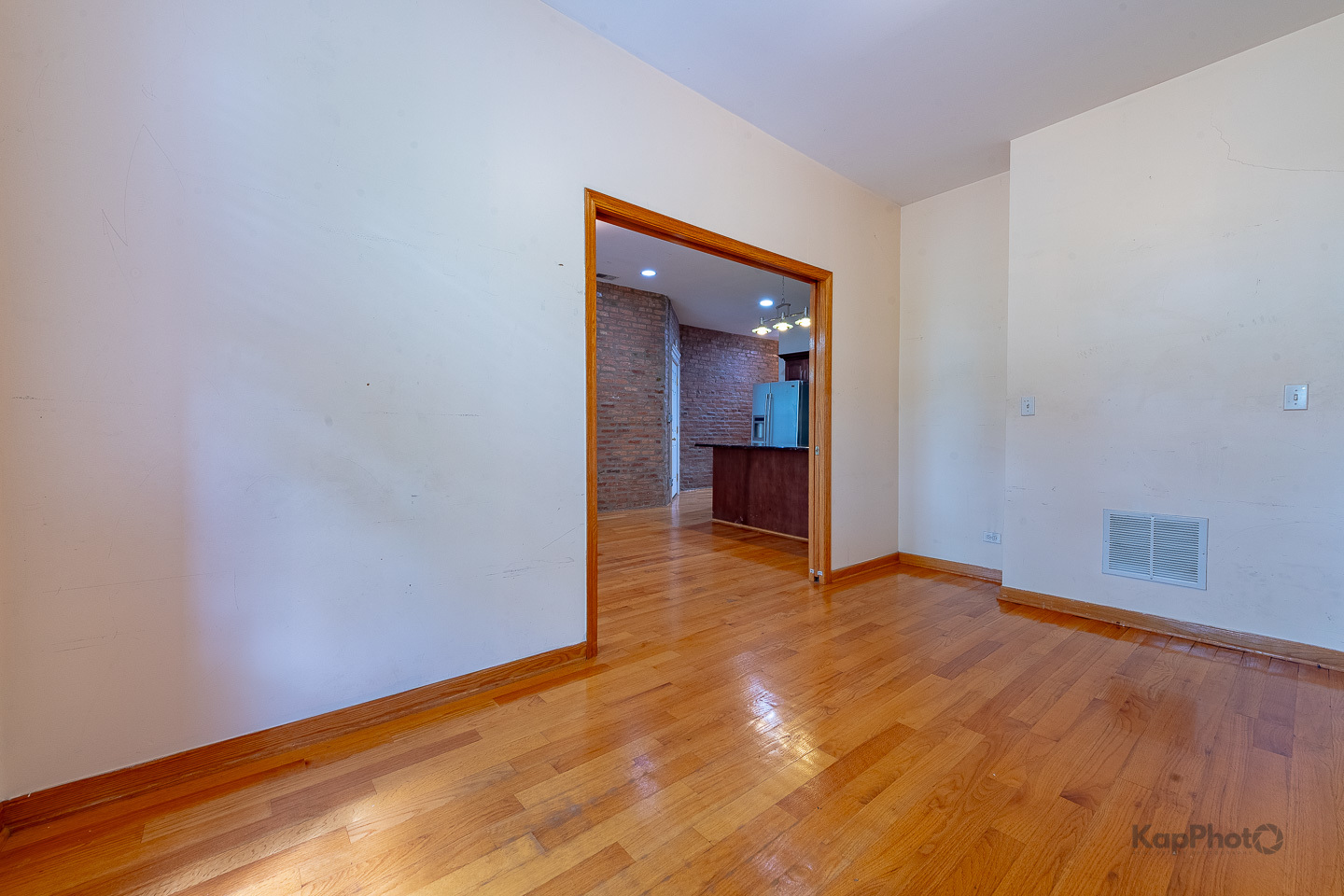 4137 S Prairie Avenue Unit: 3