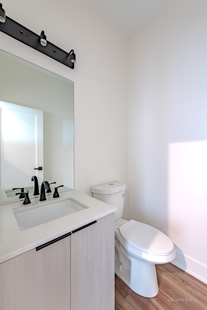 18 S Seeley Avenue Unit: 3