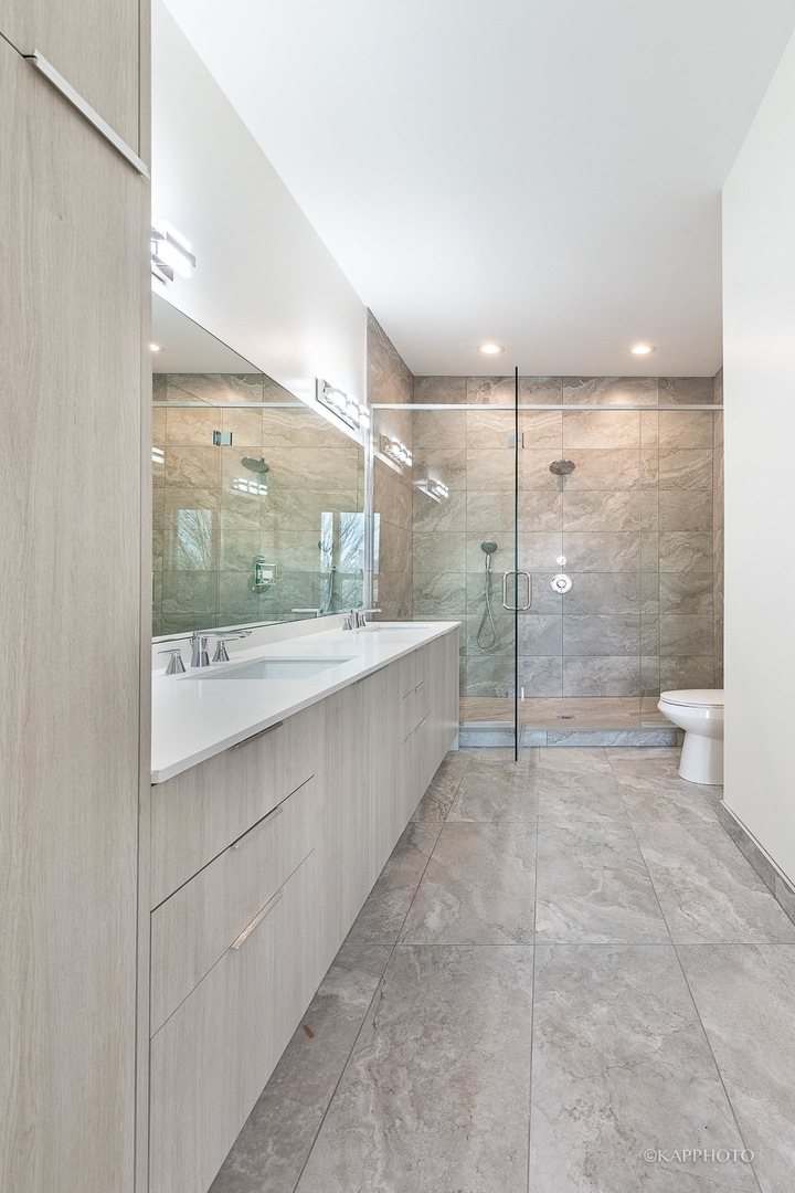 18 S Seeley Avenue Unit: 3