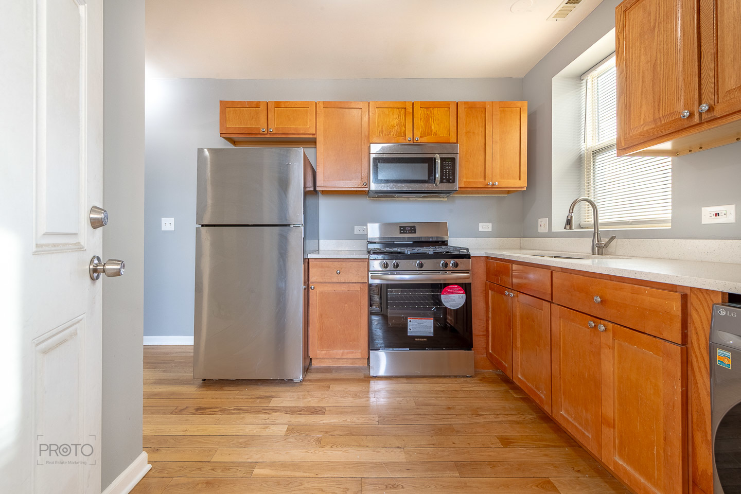 4752 N Albany Avenue Unit: 3