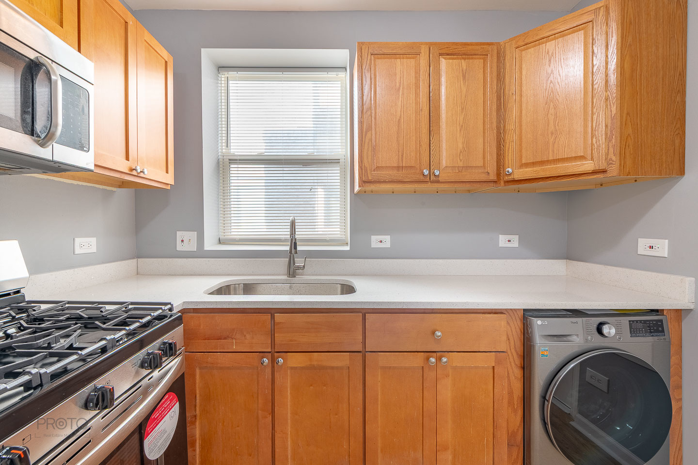 4752 N Albany Avenue Unit: 3