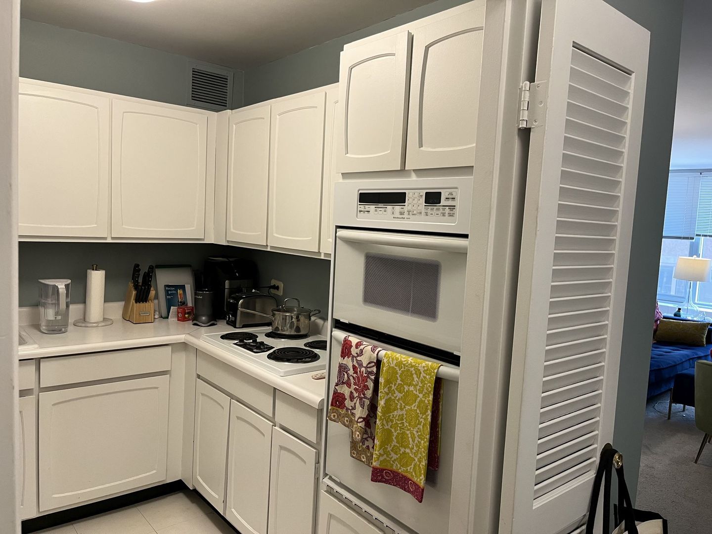 777 N Michigan Avenue Unit: 2108