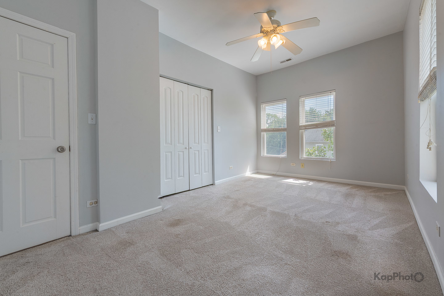 1926 N Sawyer Avenue