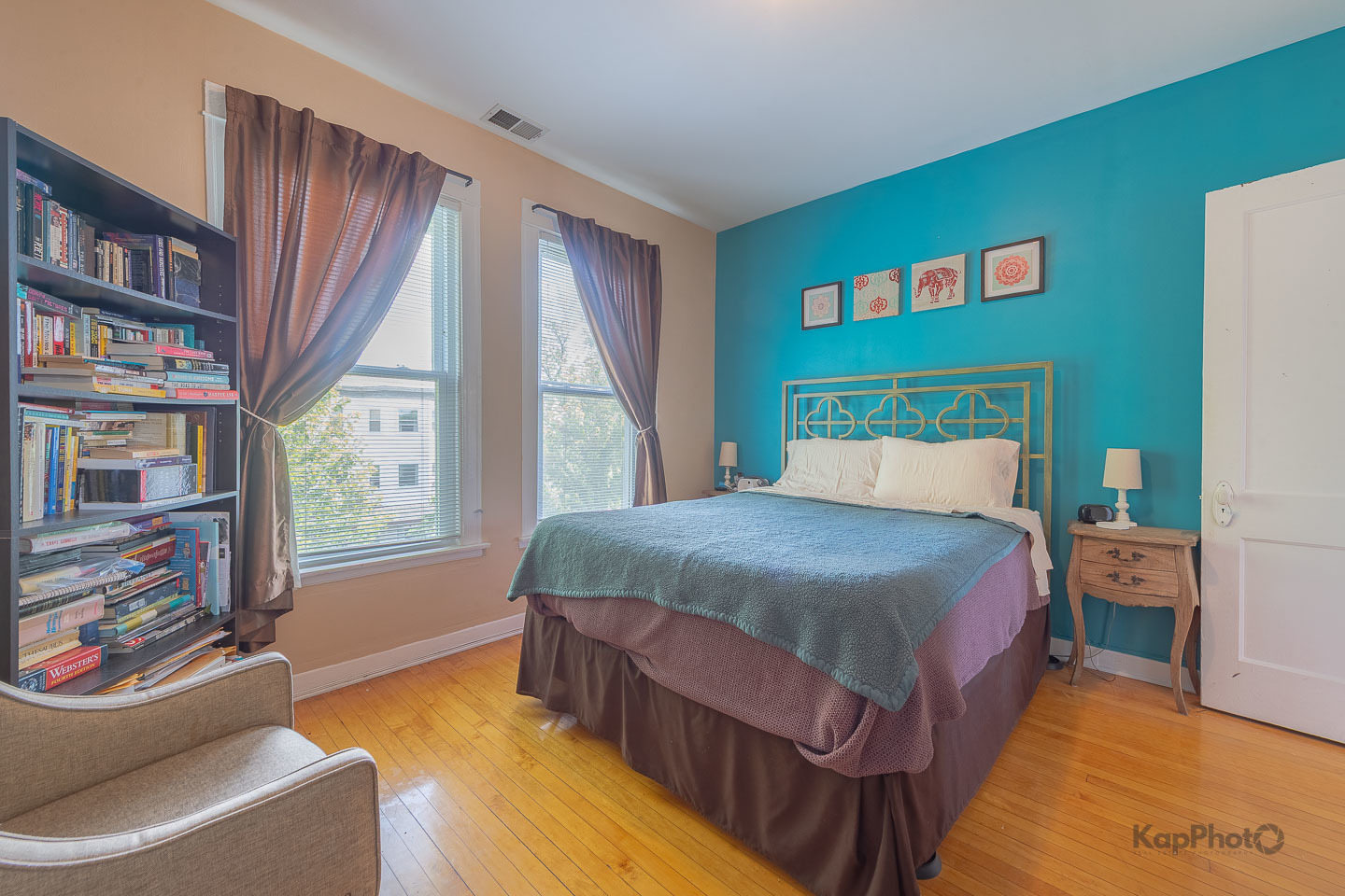 1926 N Sawyer Avenue