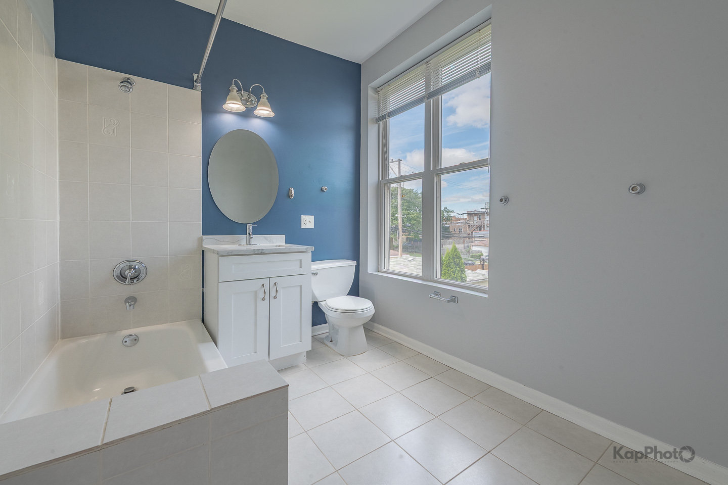 1926 N Sawyer Avenue