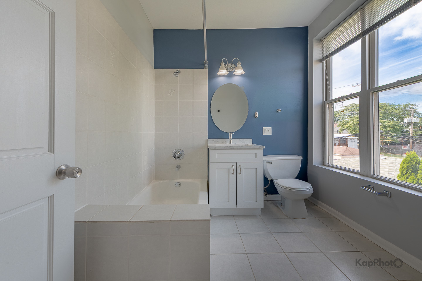 1926 N Sawyer Avenue