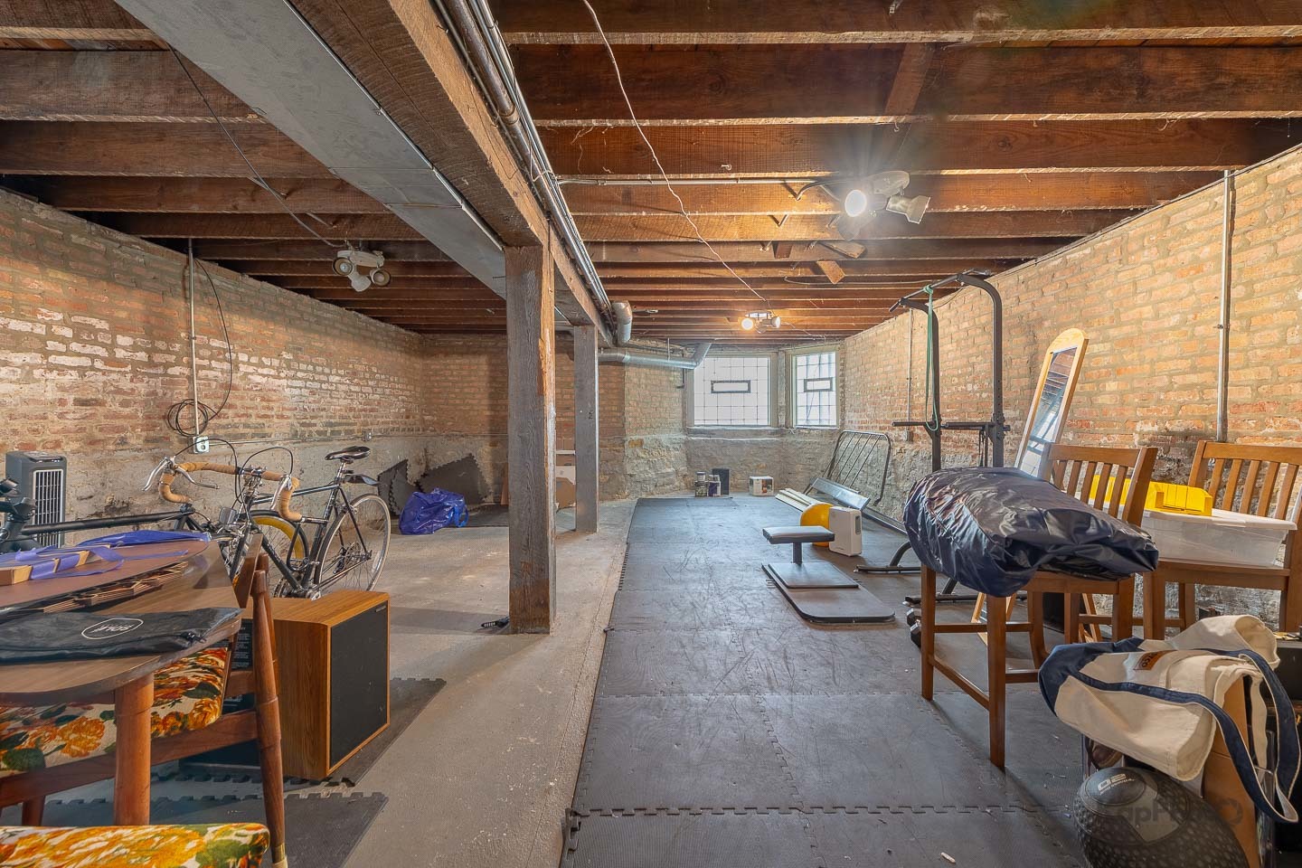 1926 N Sawyer Avenue