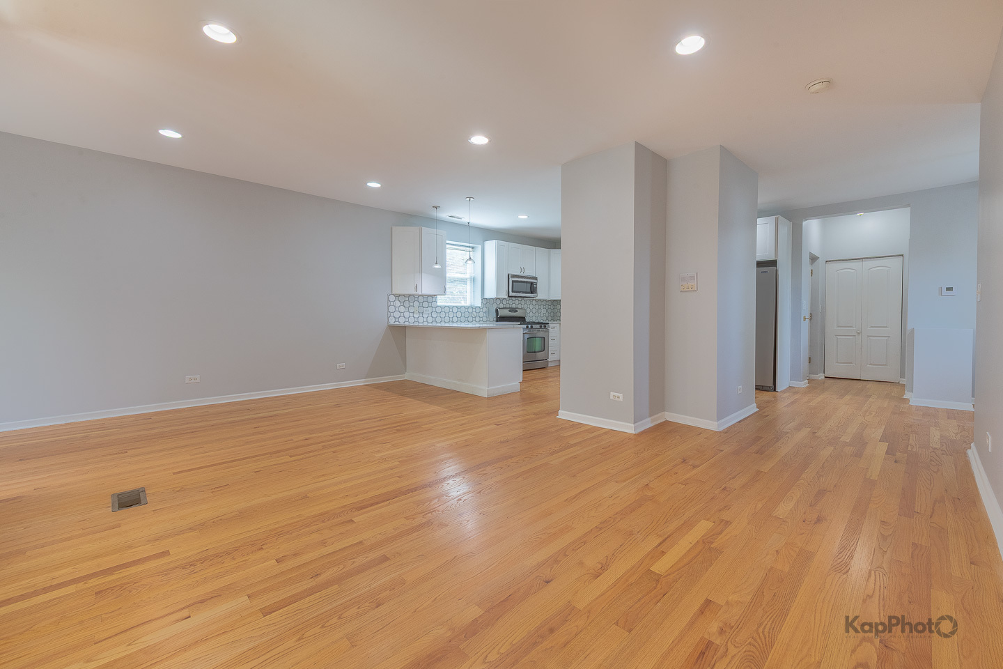 1926 N Sawyer Avenue