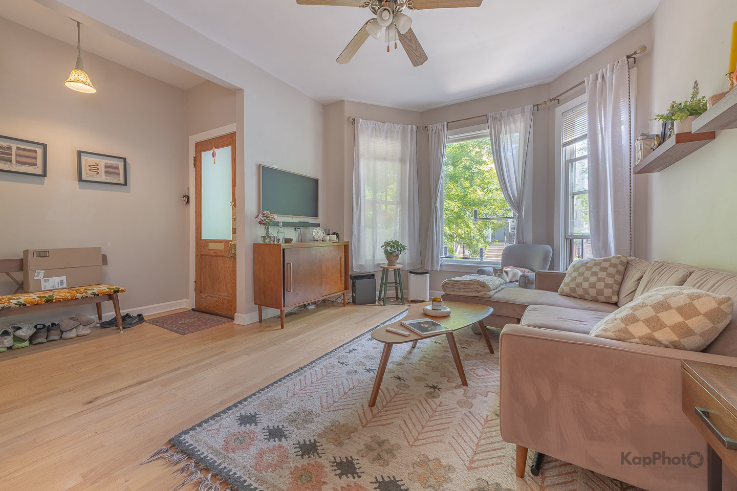 1926 N Sawyer Avenue