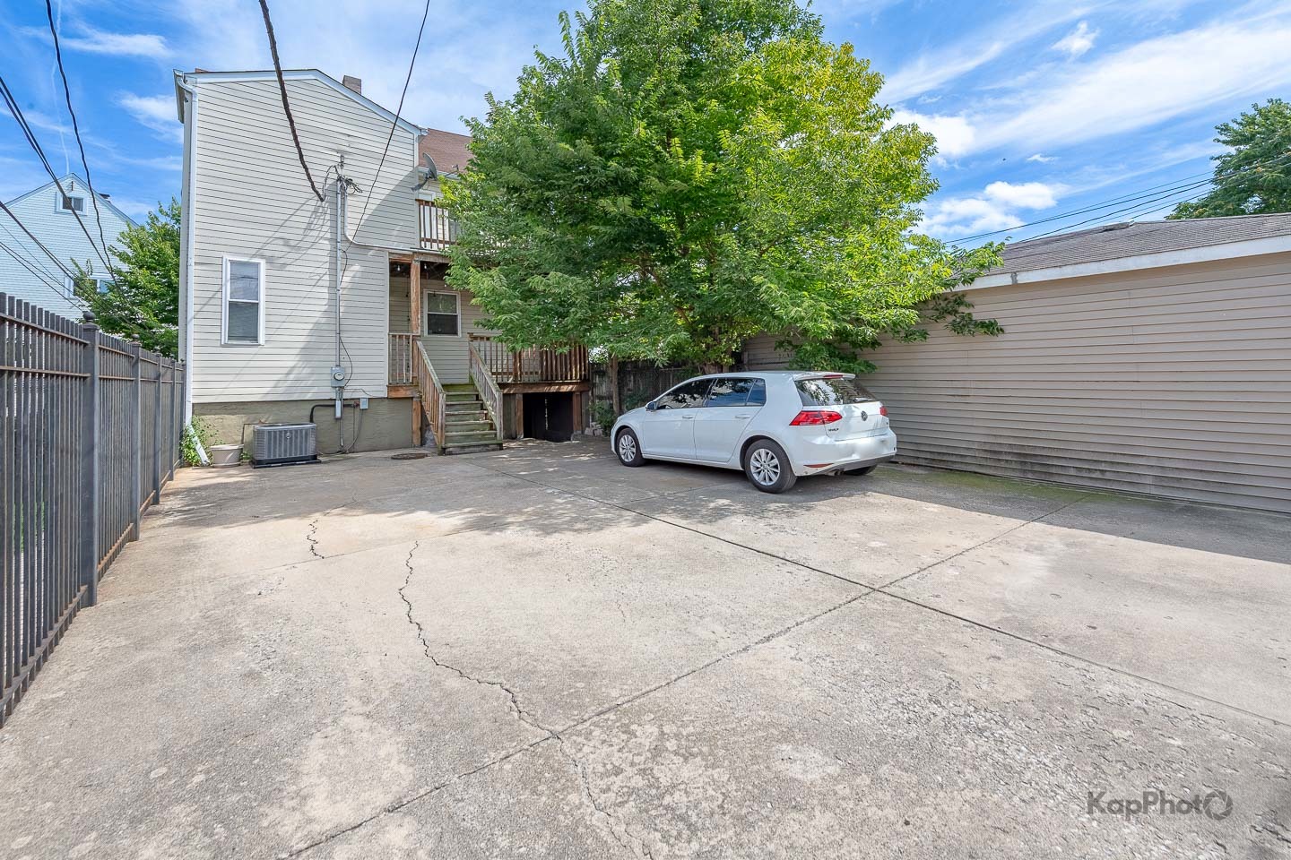 1926 N Sawyer Avenue