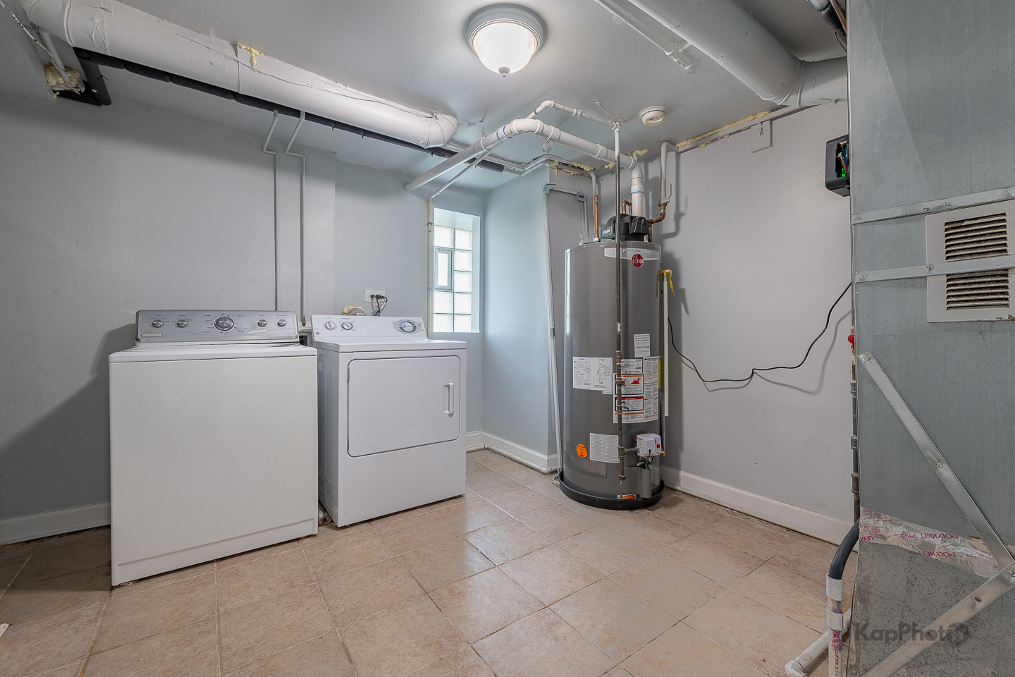 1926 N Sawyer Avenue