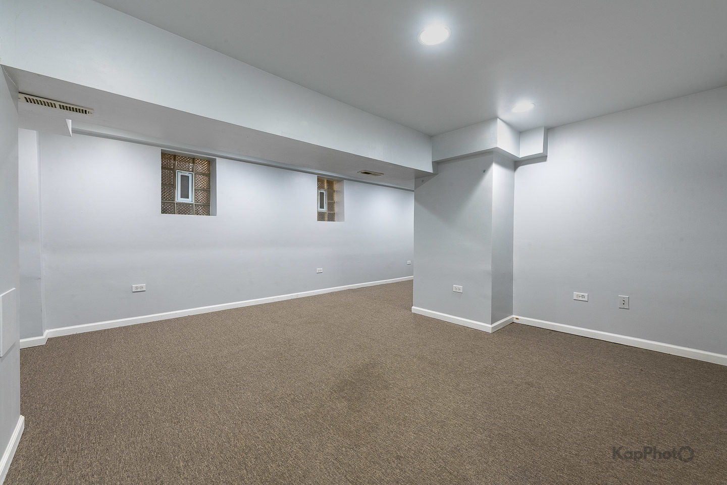 1926 N Sawyer Avenue