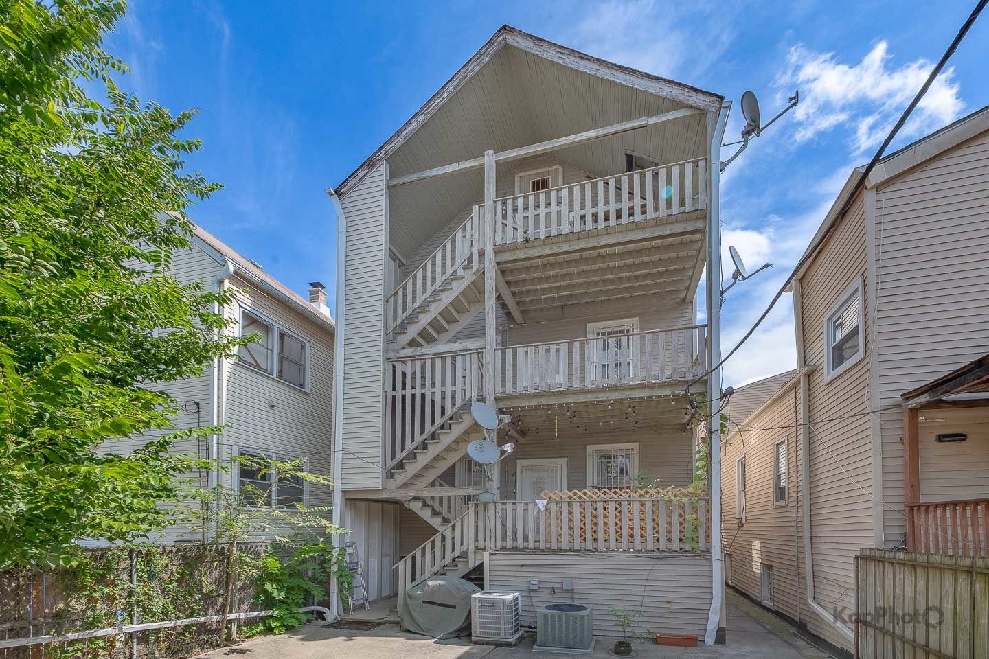 1926 N Sawyer Avenue