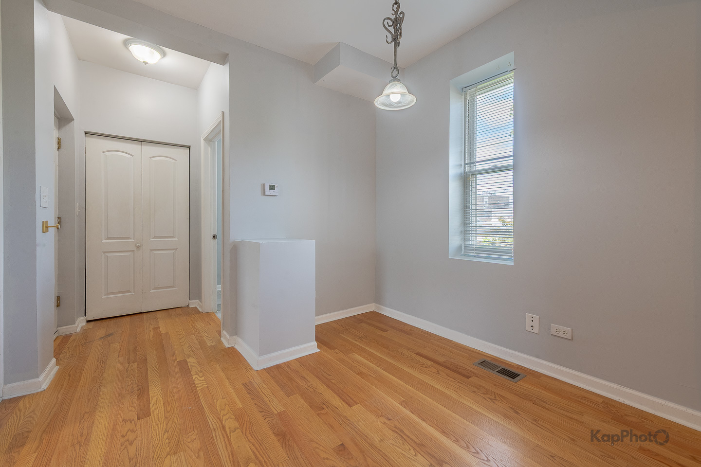 1926 N Sawyer Avenue