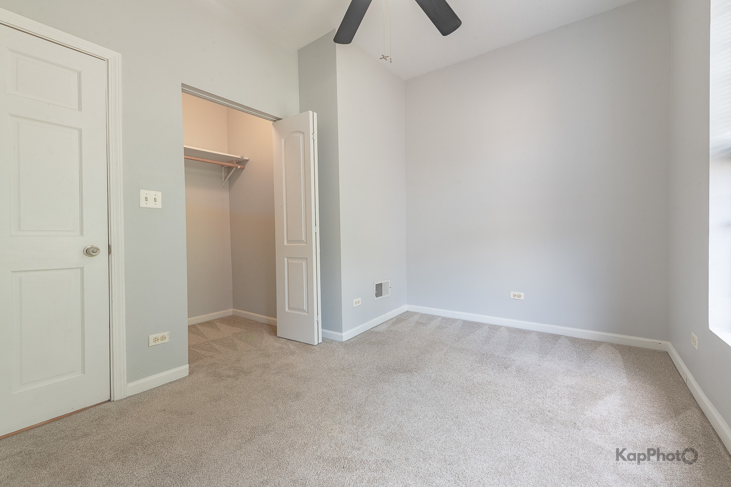 1926 N Sawyer Avenue