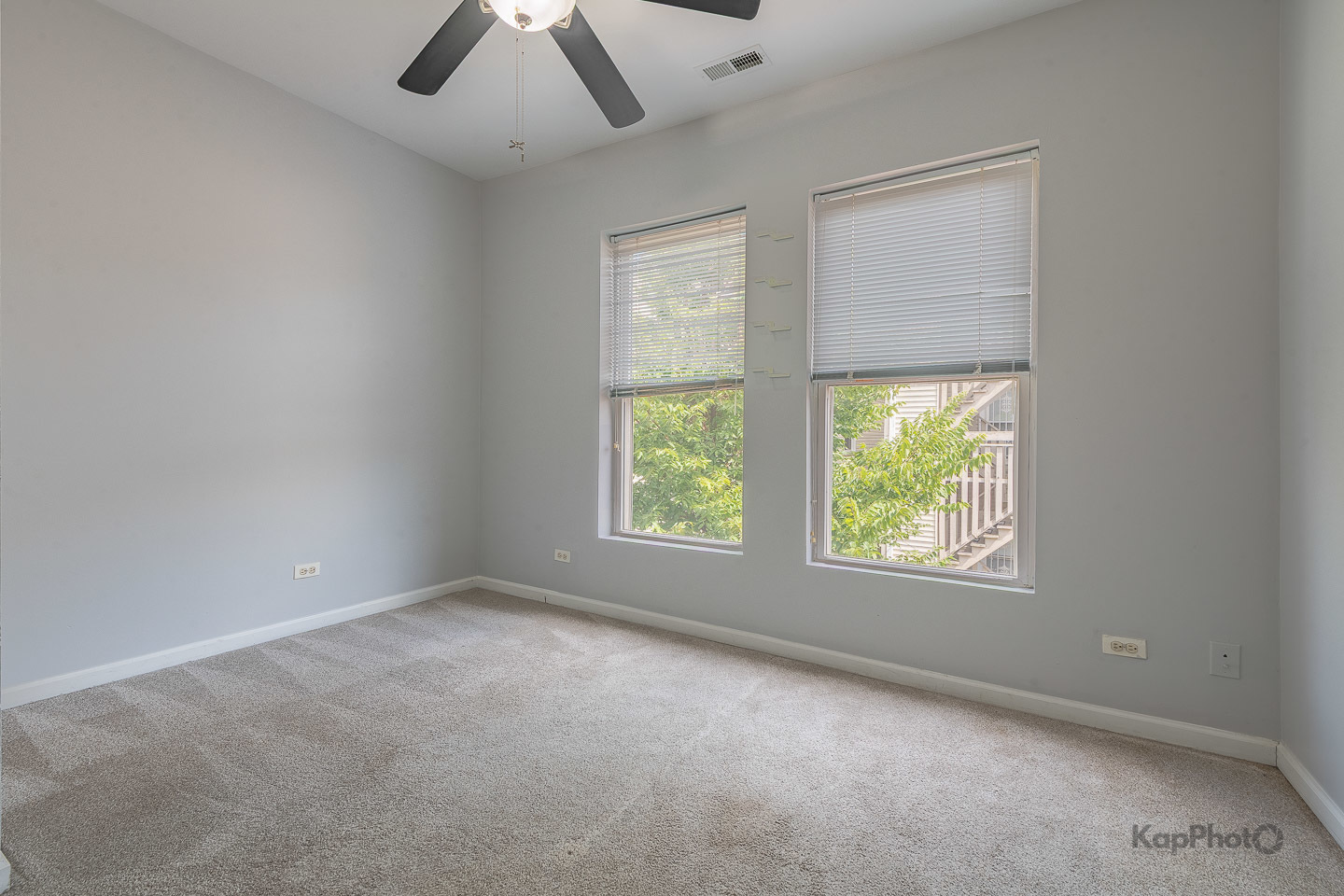 1926 N Sawyer Avenue