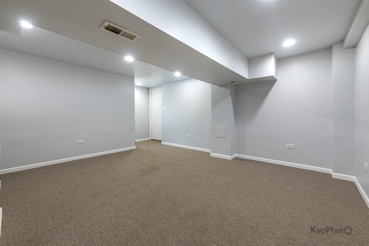 1926 N Sawyer Avenue